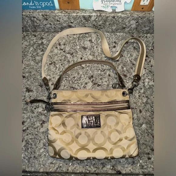 Coach Poppy Crossbody Purse - Picture 1 of 12